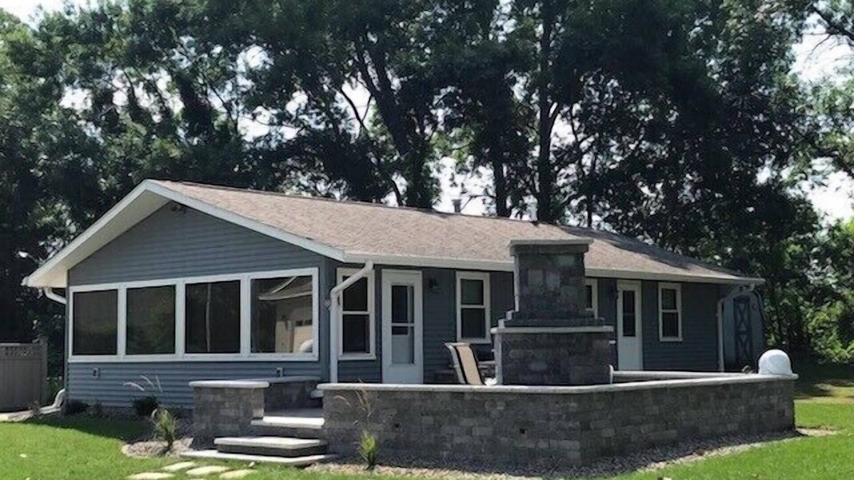 Clarion House | Lake Cornelia Property!