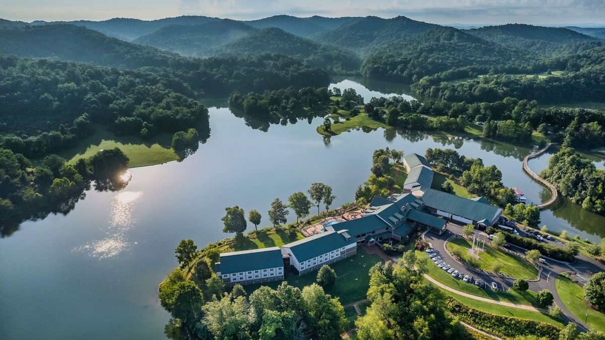 Roanoke Condo | Lake Cottage | Fireplace + Deck | No Hidden Fees