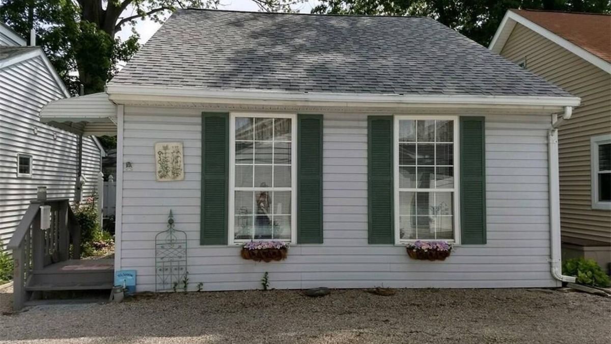 Ashtabula Cottage | Lake Cottage