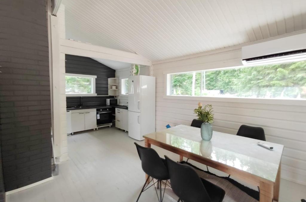 Laukaa Ski Chalet | Lake Cottage with sauna (near City)