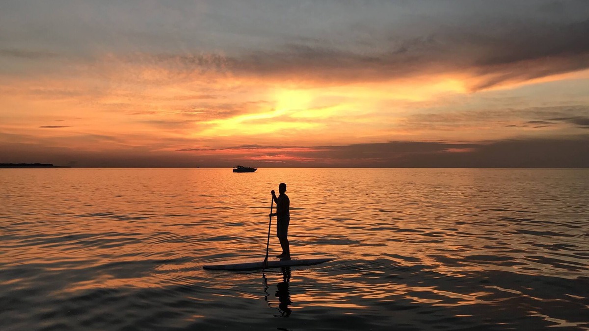Albion House | Lake Country Getaway minutes from Lake Ontario