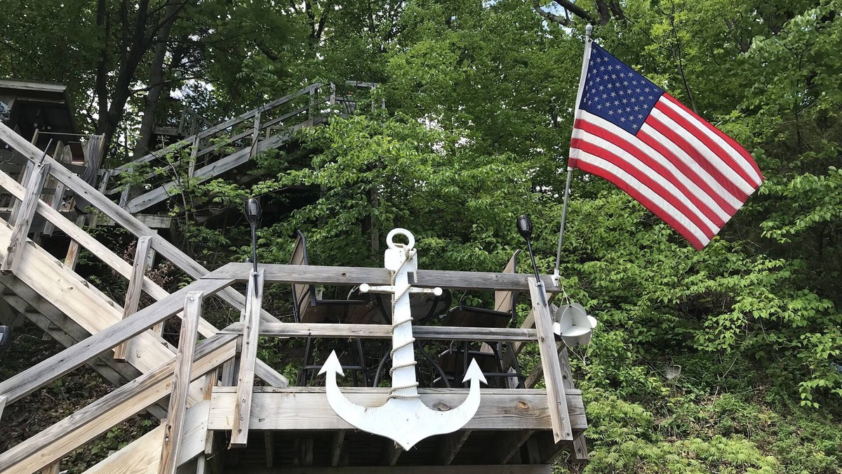Waterport Cottage | Lake Country Waterfront Experience