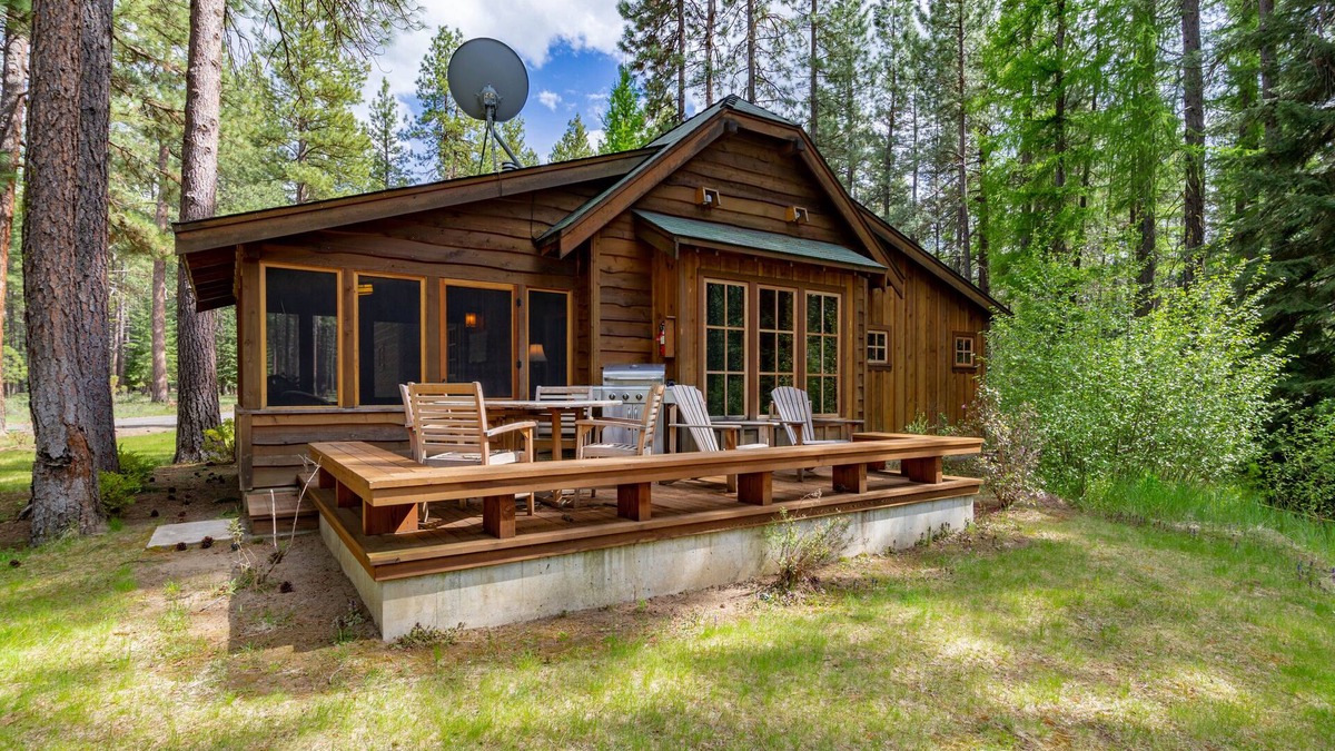 Camp Sherman Cabin | Lake Creek Lodge