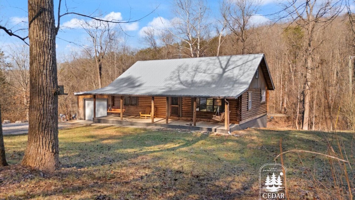 Burnside Cabin | Lake Cumberland Cedar Hideaway