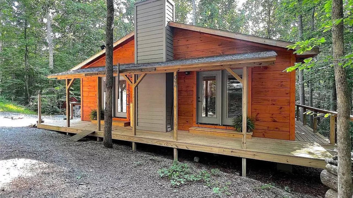 Russell Springs Cabin | Lake Cumberland Cabin Getaway! Quick Local Lake Access!