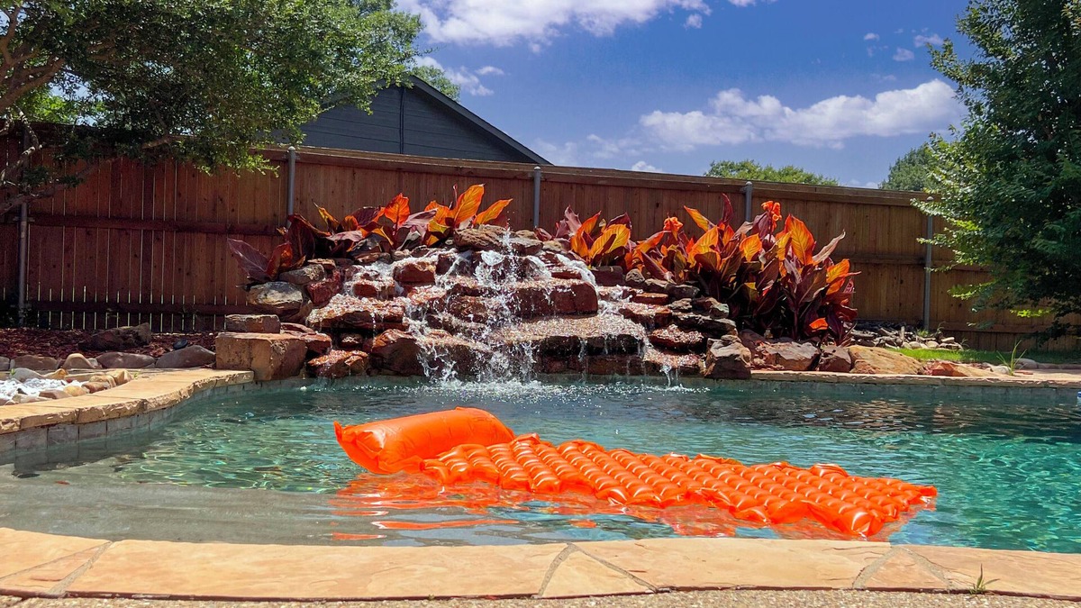 Lake Dallas House | Lake Dallas Oasis, Beautiful Modern Home with Pool