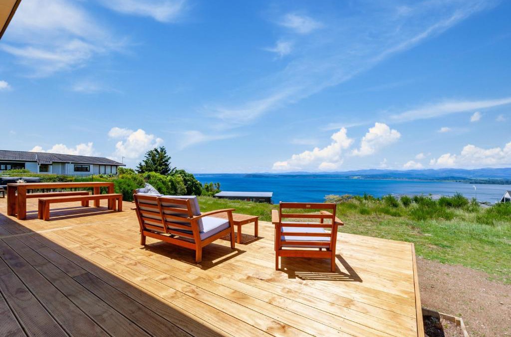 Omori House | Lake Days - Omori Holiday Home