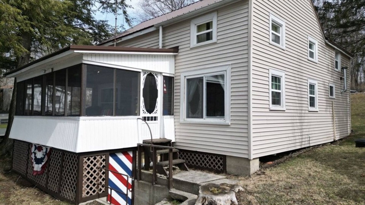 Bath Cottage | Lake Demmon Lodge-Beach,Boats,Fishing,FUN!