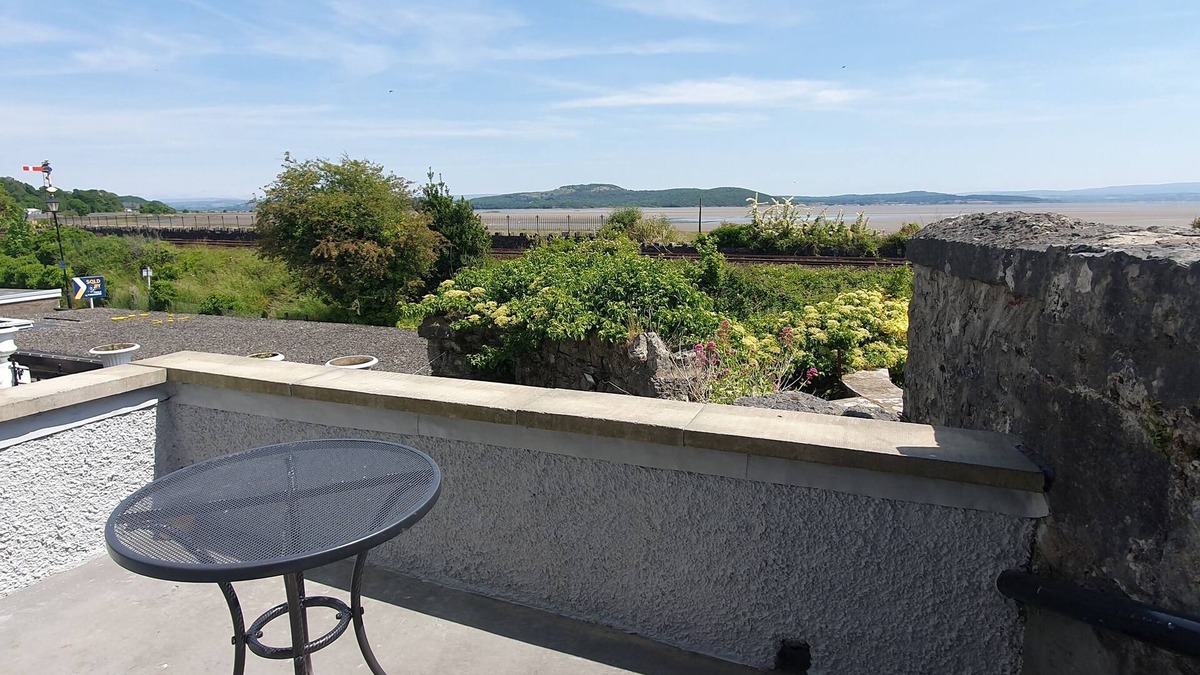 Grange-over-Sands Apartment | Lake District apartment with wonderful sea views across Morecambe Bay