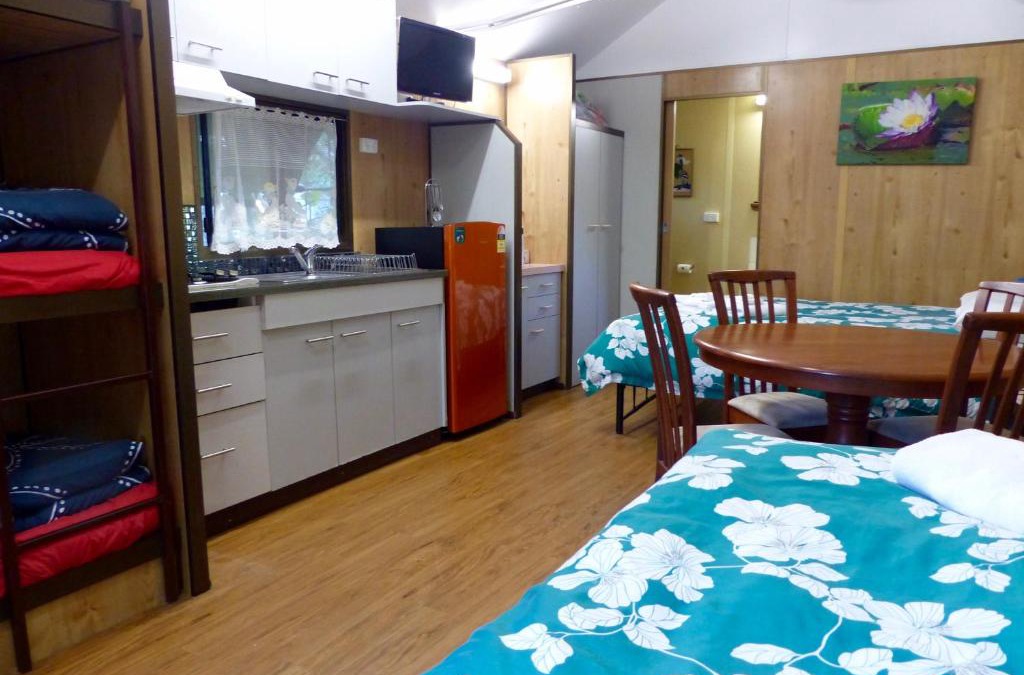 Lake Eacham Resort | Lake Eacham Tourist Park & Cabins