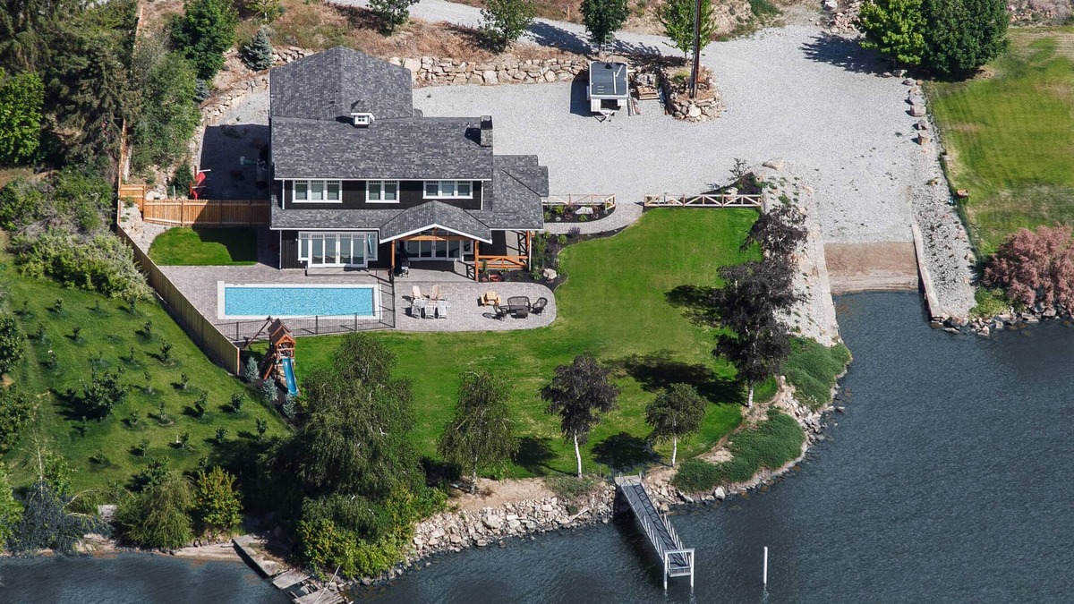Orondo House | Lake Entiat Waterfront - Private Pool, Hot Tub, Boat Launch, Dock - sleeps 16
