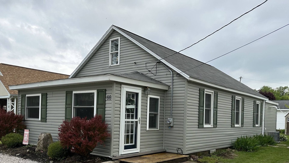 Conneaut Cottage | Lake Erie Cottage With Private Beach Accessn22% Discount offered for 2+ nights