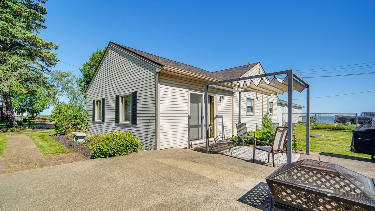 North Kingsville House | Lake Erie Escape: Family-Friendly Home w/Patio