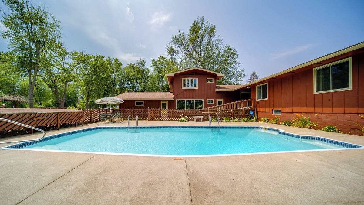 Conneaut House | Lake Erie Getaway with Private Pool & Yard!