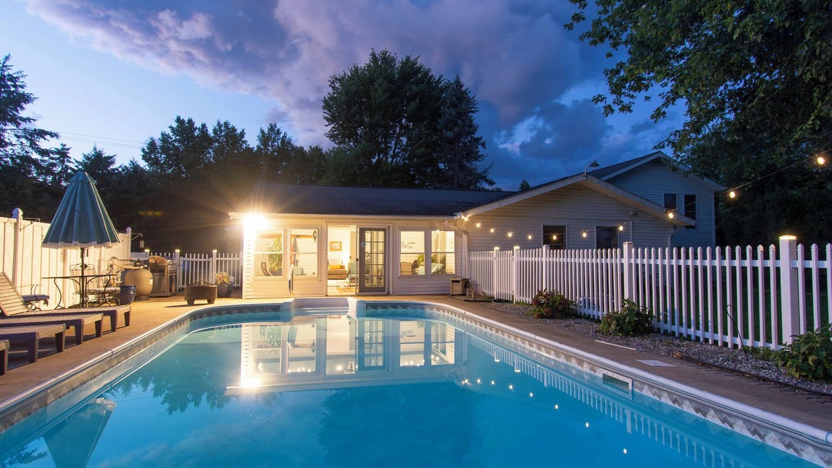 Vermilion House | Lake Erie Retreat with In-Ground Pool