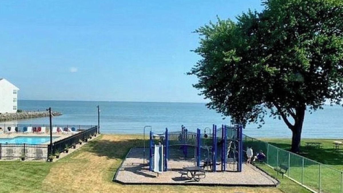 Port Clinton Condo | Lake Erie Waterfront Condo with Pool and Beach - Welcome to Our Nest