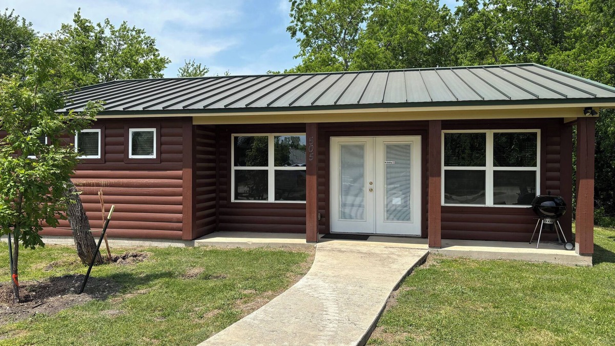 Frisco House | Lake Escape - 16 Person Bunkhouse.