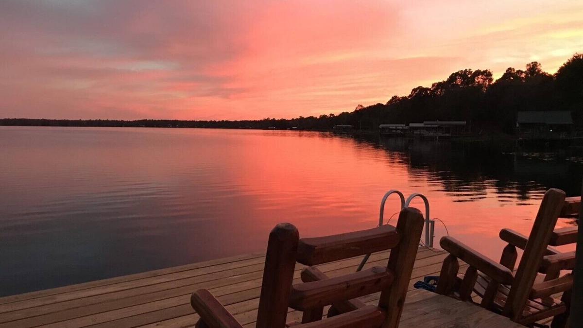 Florahome House | Lake Escape - Quiet, Recharging, Fun on George’s Lake
