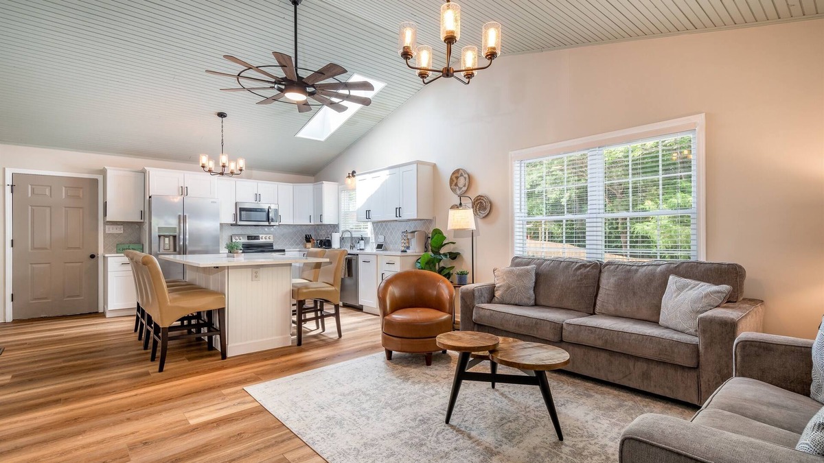 Terrell House | Lake Escape's Cottage on the Cove