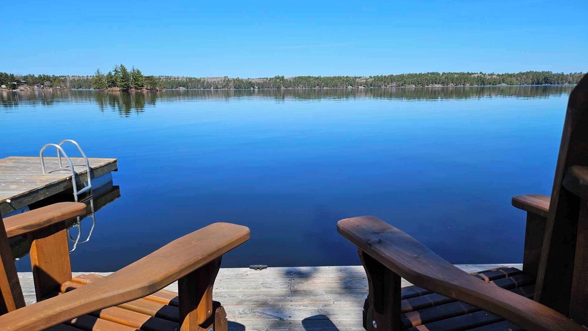 Twin Bay Apartment | Lake escape with beautiful views surrounded by nature.