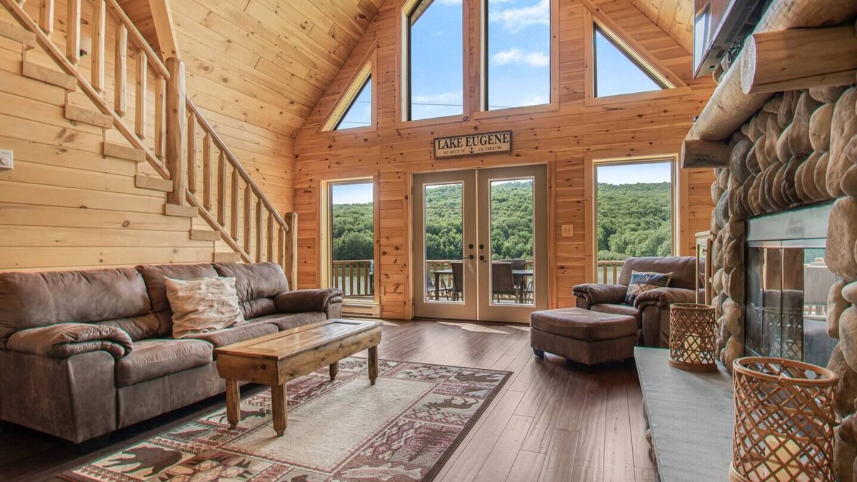 South Kortright Cabin | Lake Eugene Brand New 5 BR 2.5BA LogHome Lakefront!