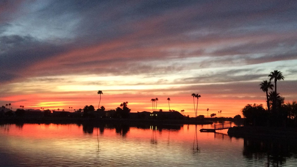 Arizona City House | Lake Front 4 Bedroom Snowbird Favorite- Close to Golf, Pickle Ball & Skydiving!