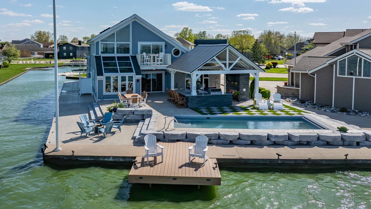 St. Marys House | Lake front 4-bedroom vacation home with pool and tiki bar!