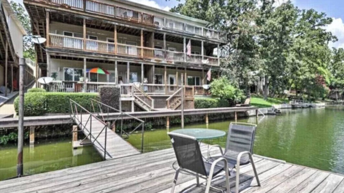 Lakeland Condo | Lake Front and just minutes from the track