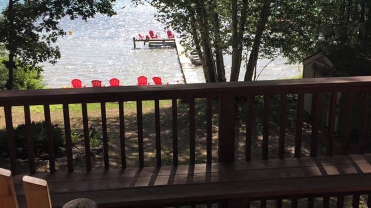 Hillman House | Lake front beauty