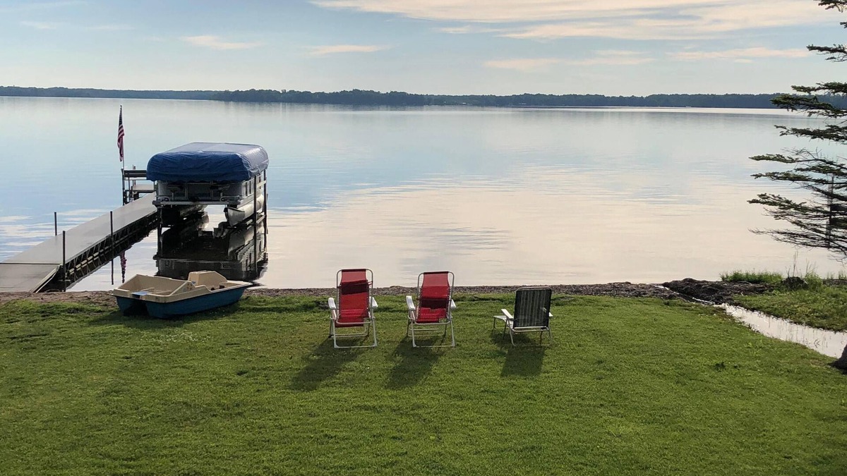 Sturgeon Lake Cabin | Lake Front Cabin On Sturgeon Lake! Amazing sandy beach for swimming!