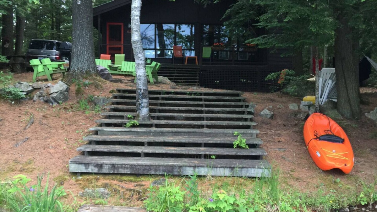 Lac-McGregor Cottage | Lake Front Cottage - 23 Miles/37 Klm. from Parliament HillnCHECK OUT THE SAVINGS