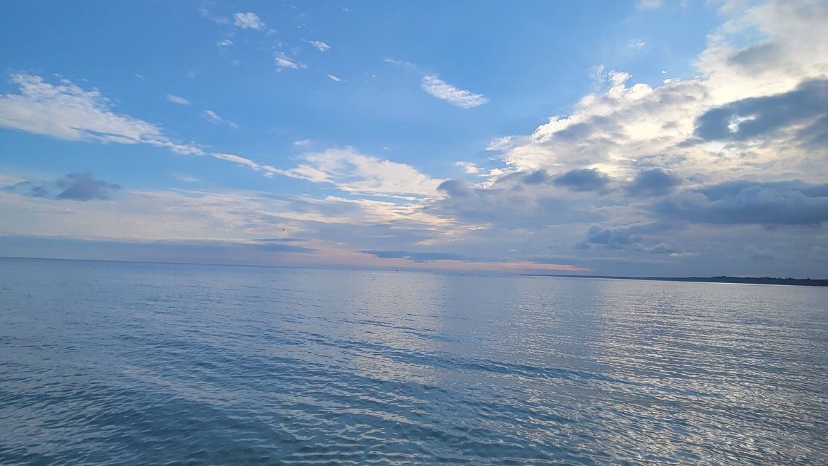 Port Stanley Cottage | Lake Front Cottages on Private Beach in Port Stanley