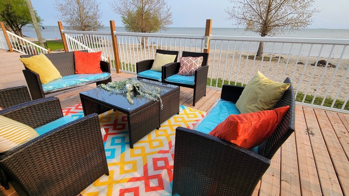 Manitoba Cottage | Lake front cottage on Lake Manitoba. 90min from Clear Lake, Riding Mt. Nat. Prk