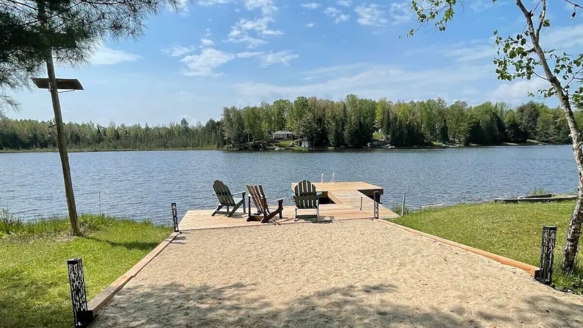 Irondale Cottage | Lake Front Cottage on Trooper Lake, Troy Hill Ont