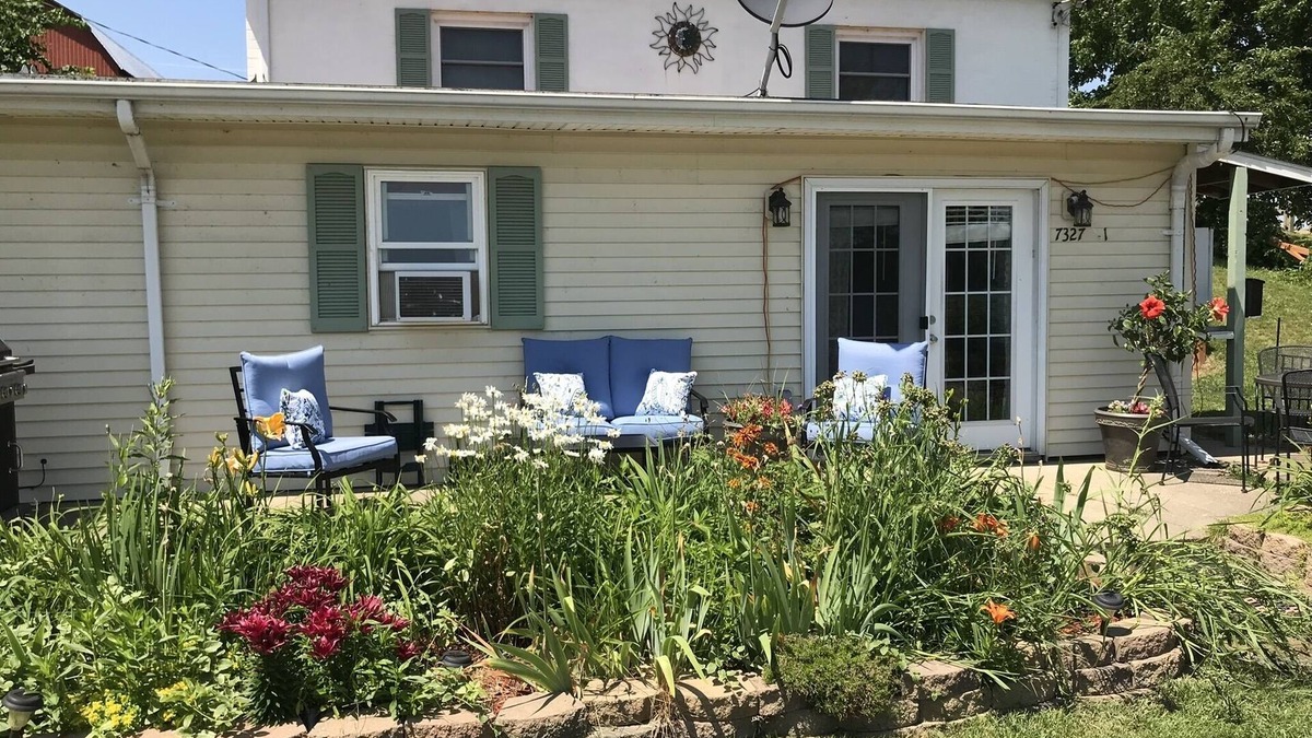 Delton Cottage | Lake Front Cottage on Upper Crooked Lake