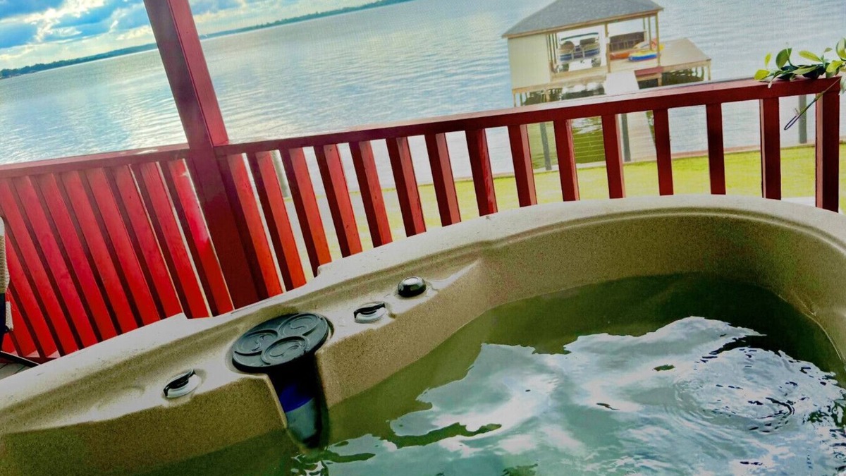 Dogwood House | Lake Front Cottage Paradise!