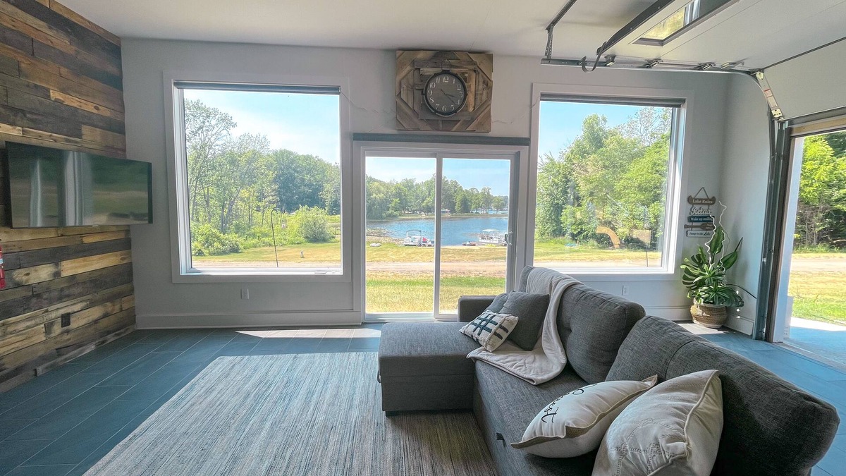 Bradley Cottage | Lake Front Cottage