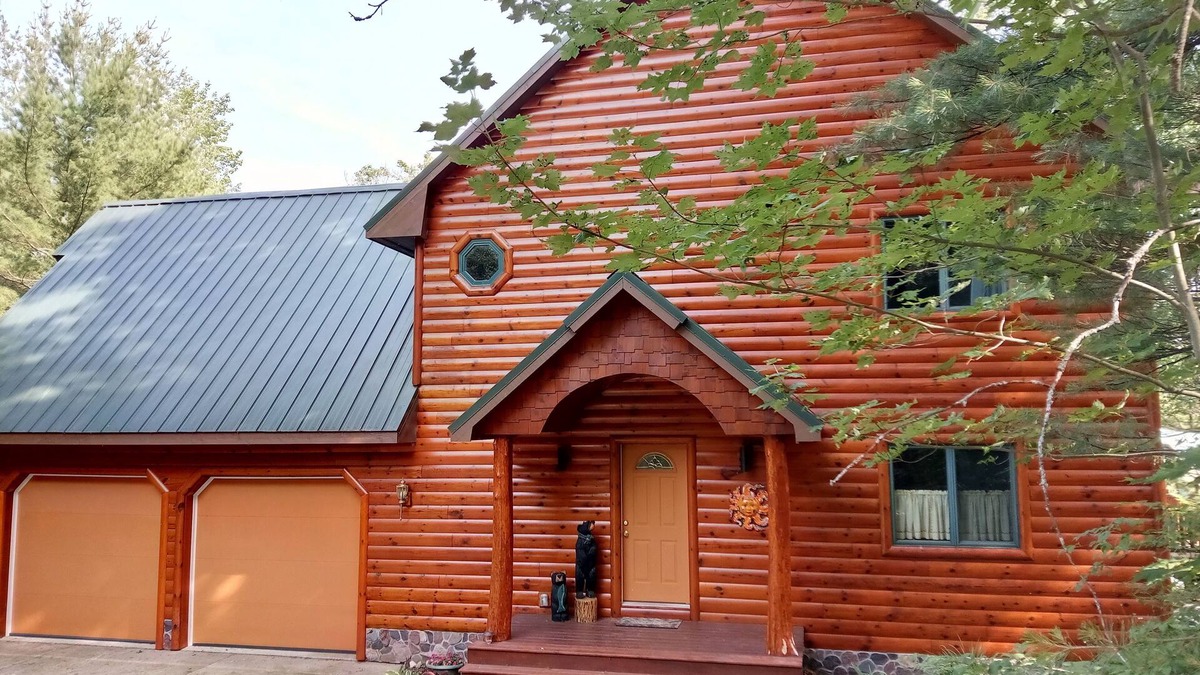 Elmira House | Lake front Custom Log home .Kayaks Loons Bald eagles fox & turkeys included.