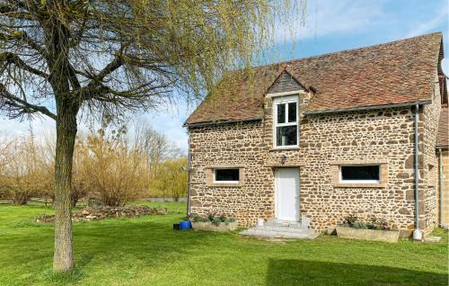 Moitron-sur-Sarthe House | Lake Front Home In Moitron-Sur-Sarthe