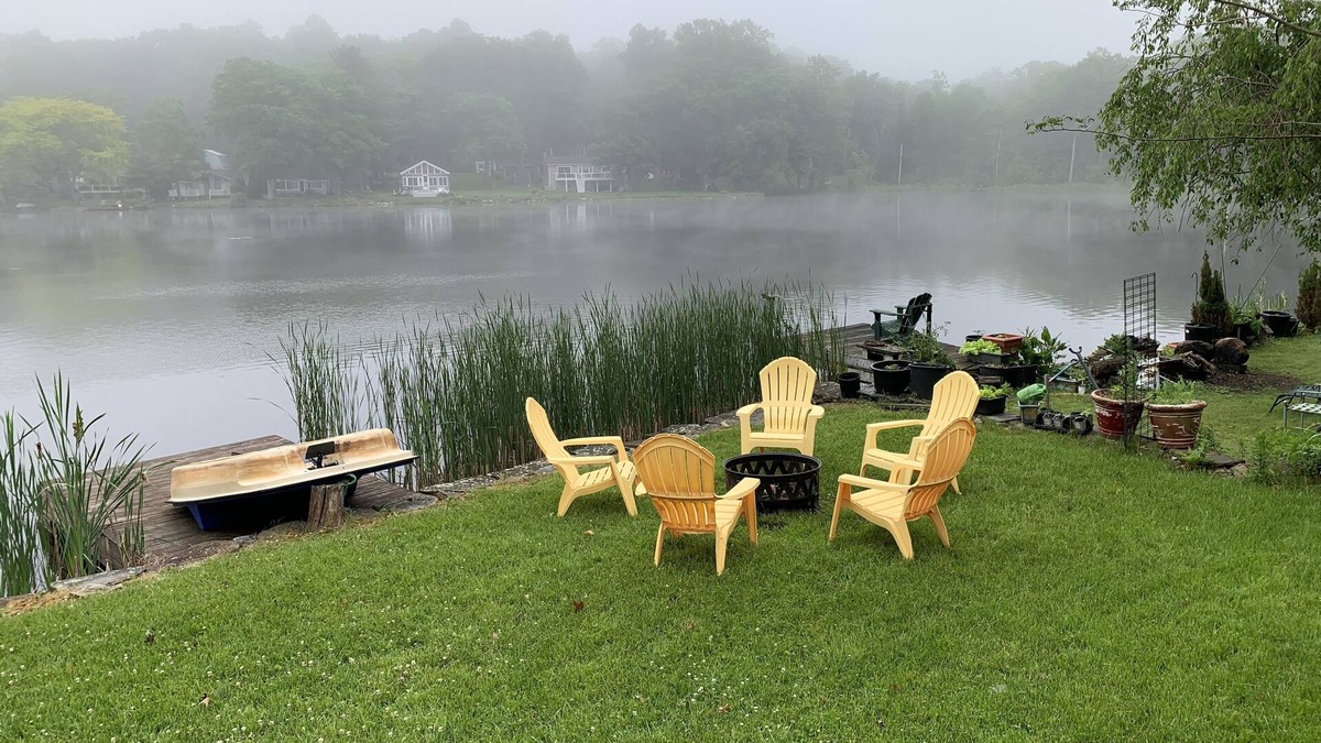 Killingworth House | Lake Front home, dock w/2 kayaks, firepit, grill, pedal boat. Lv2 EV charger
