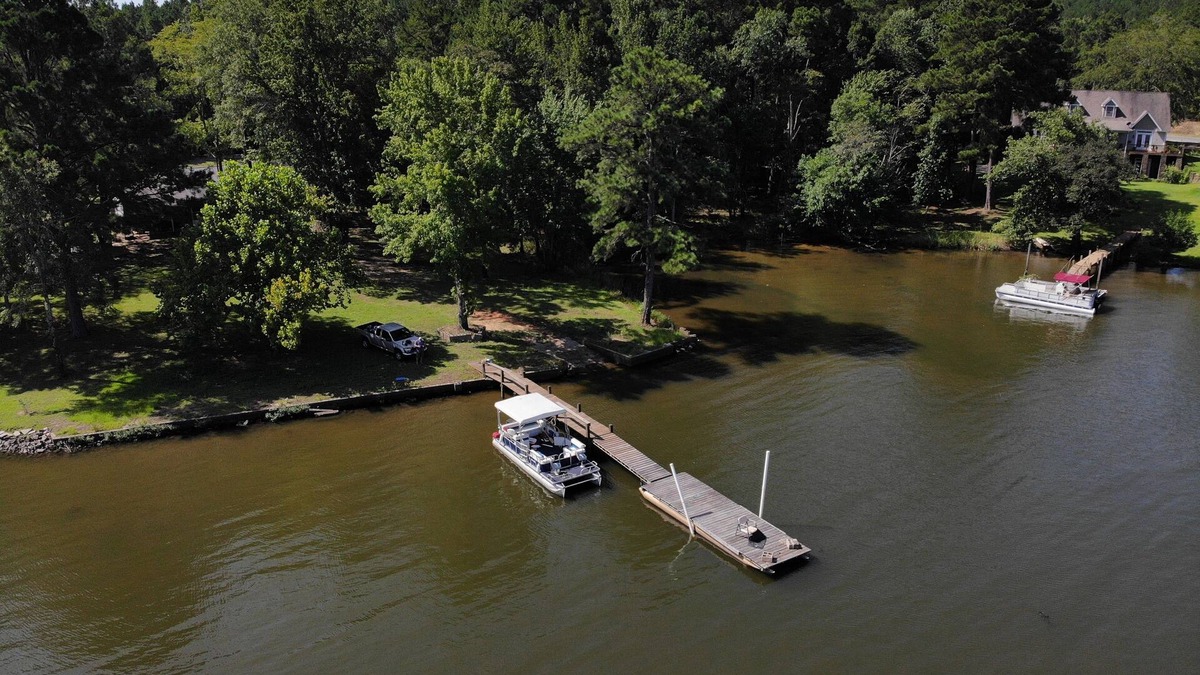 Ridgeway House | Lake front home with floating dock and boat launch on Lake Wateree, SC