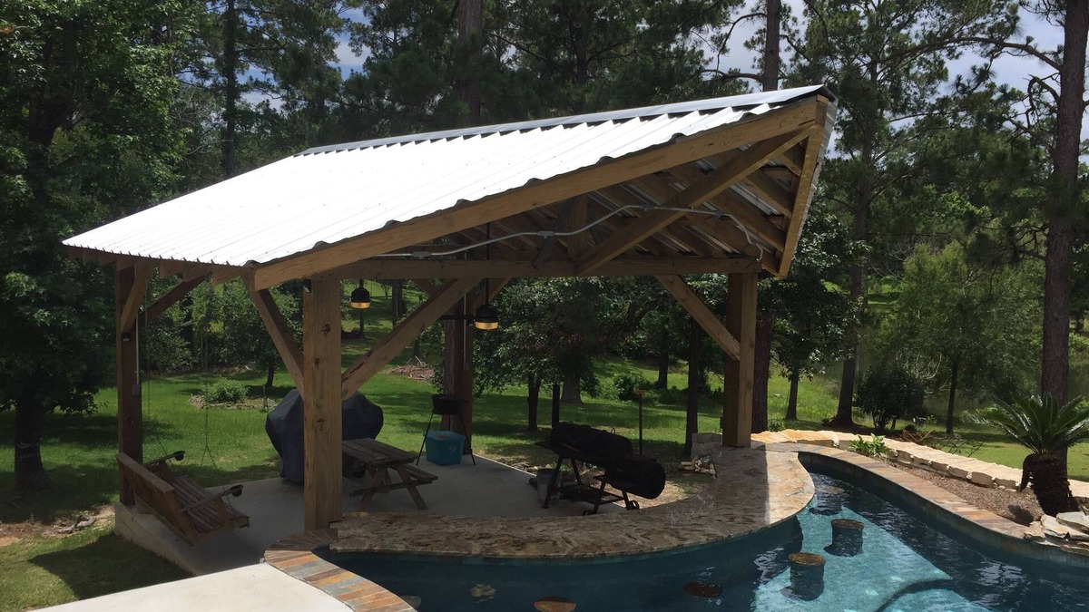 Brookeland House | Lake front home with swimming pool!