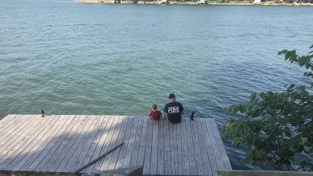 Alma House | Lake front house on deep waters of Lake Wabaunsee, Alma Kansas.