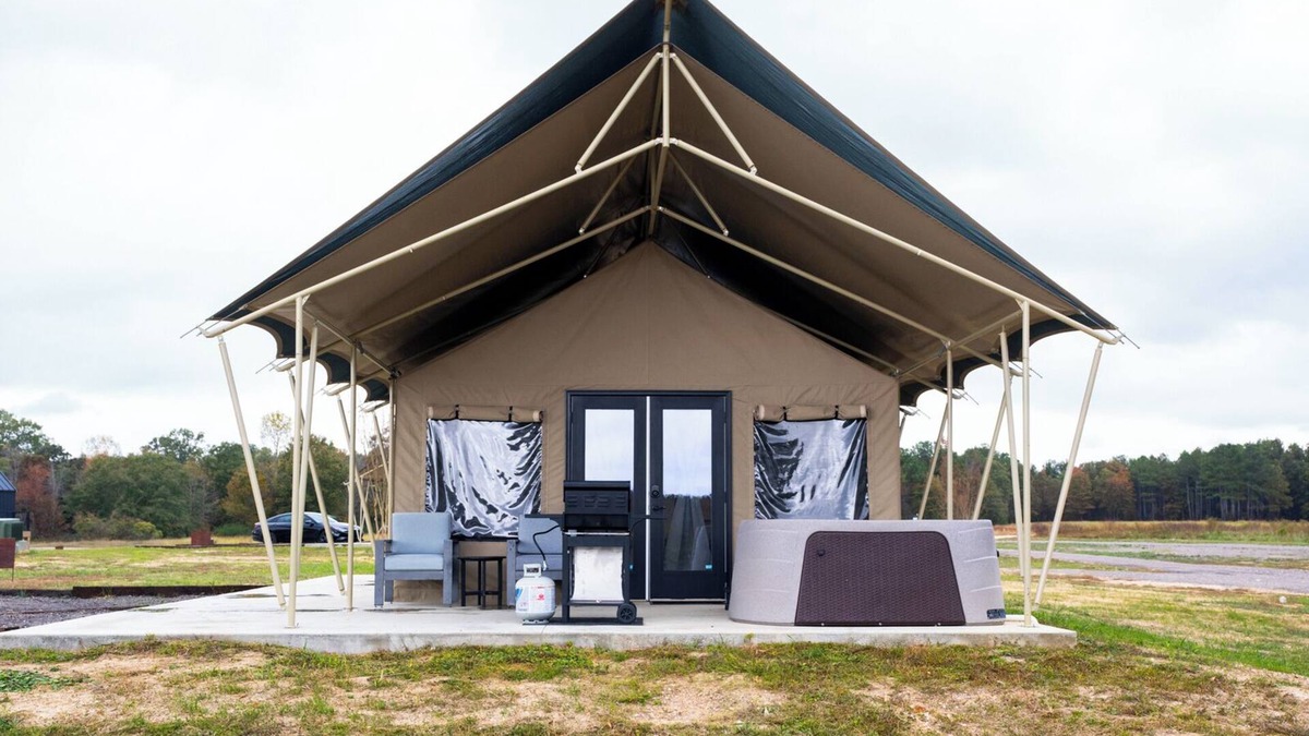 Cedar Bluff Resort | Lake Front Luxury Glamping Tent Suite: Hot Tub & Lake Views