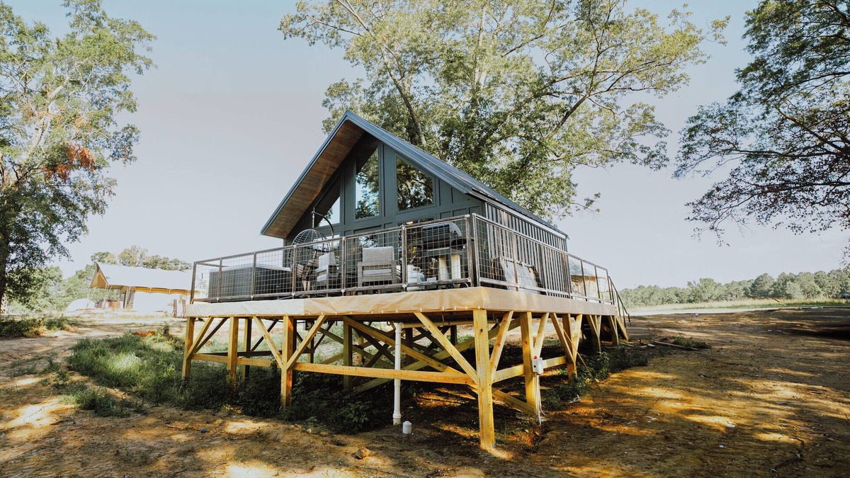 Cedar Bluff Resort | Lake Front Modern Cabin: Hot Tub, TV, & Lake Views