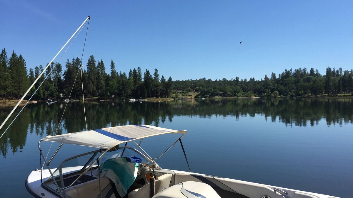 Meadow Vista House | Lake front Paradise! Water Ski, Wake Board, Fish or.