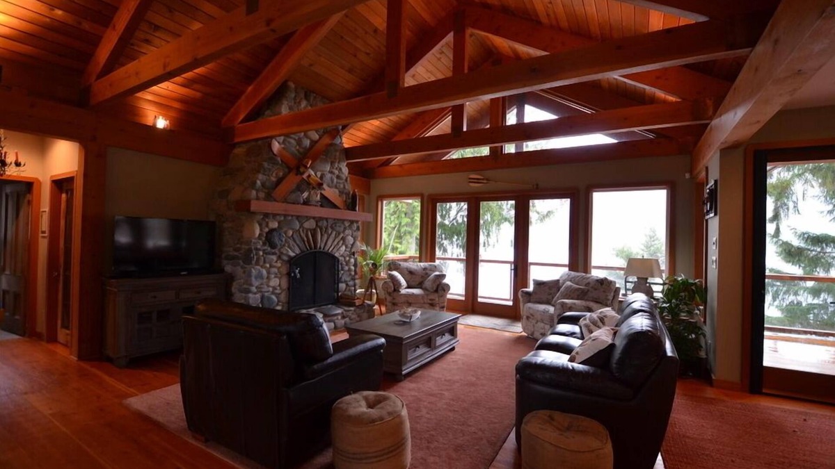 Shawnigan Lake Cottage | Lake Front Relaxation