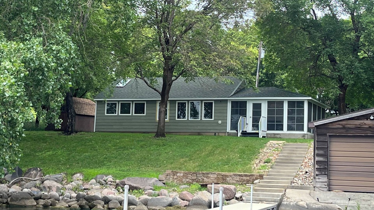 Prior Cabin | LAKE FRONT RENOVATED cabin with enclosed porch and loft on Big Stone Lake