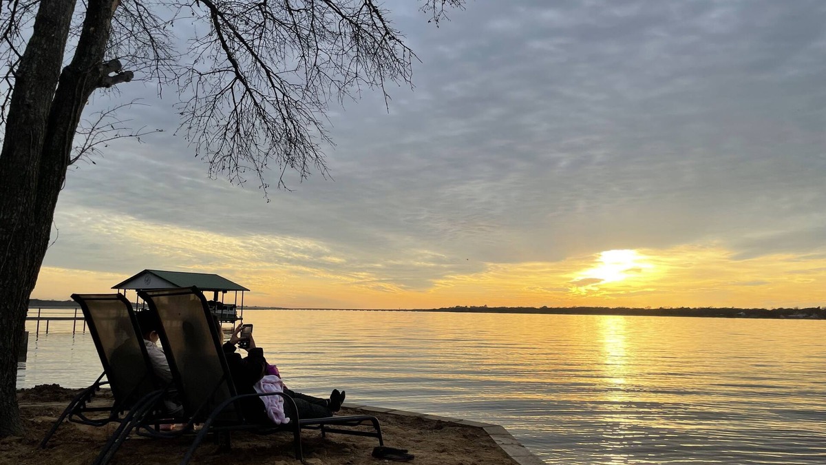 Cedar Creek Reservoir House | Lake Front two bedrooms tiny home on 3 Acres