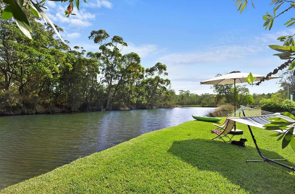 Lake Tabourie House | Lake Frontage